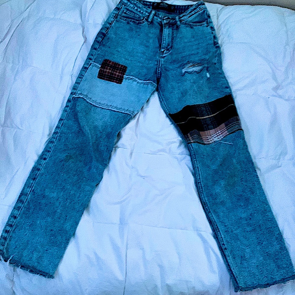 Hollister Ultra High-Rise Mom Jeans Vintage Stretch